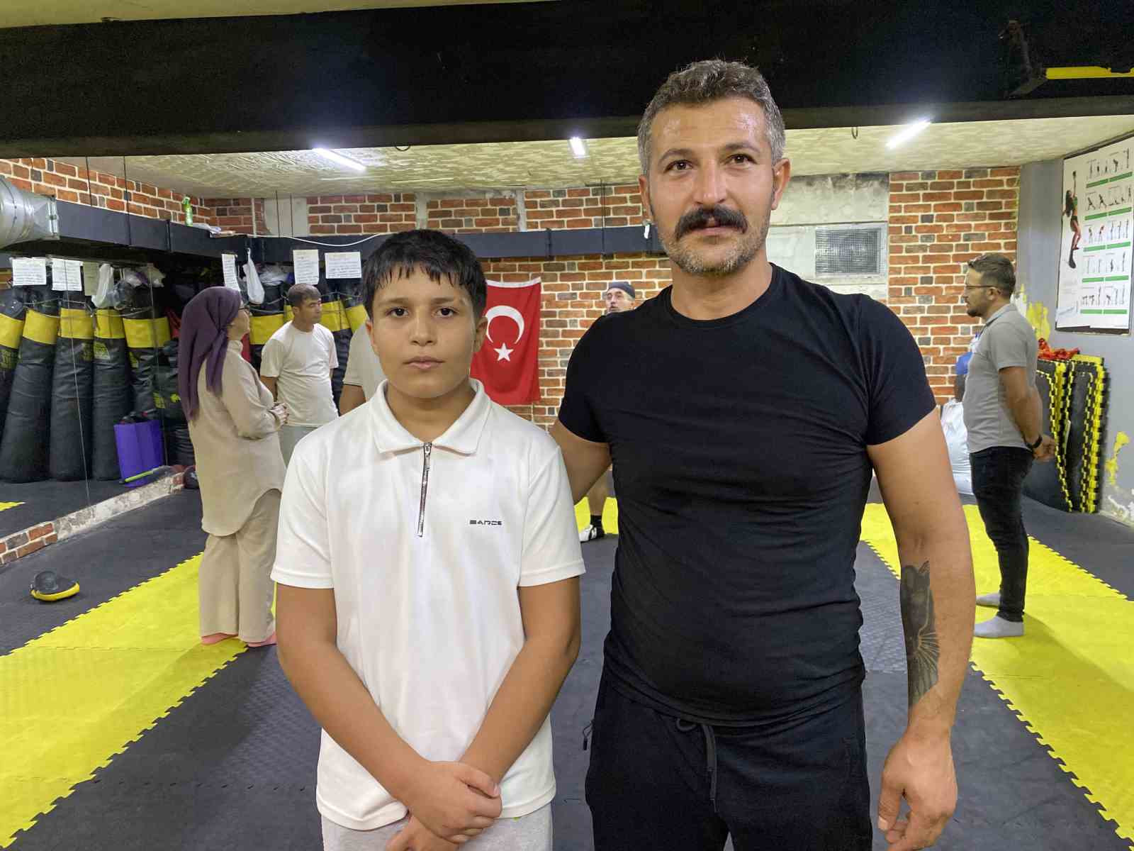 Eskişehir’de Kick-Boks Antrenmanında Aileler Renkli Anlar Yaşadı