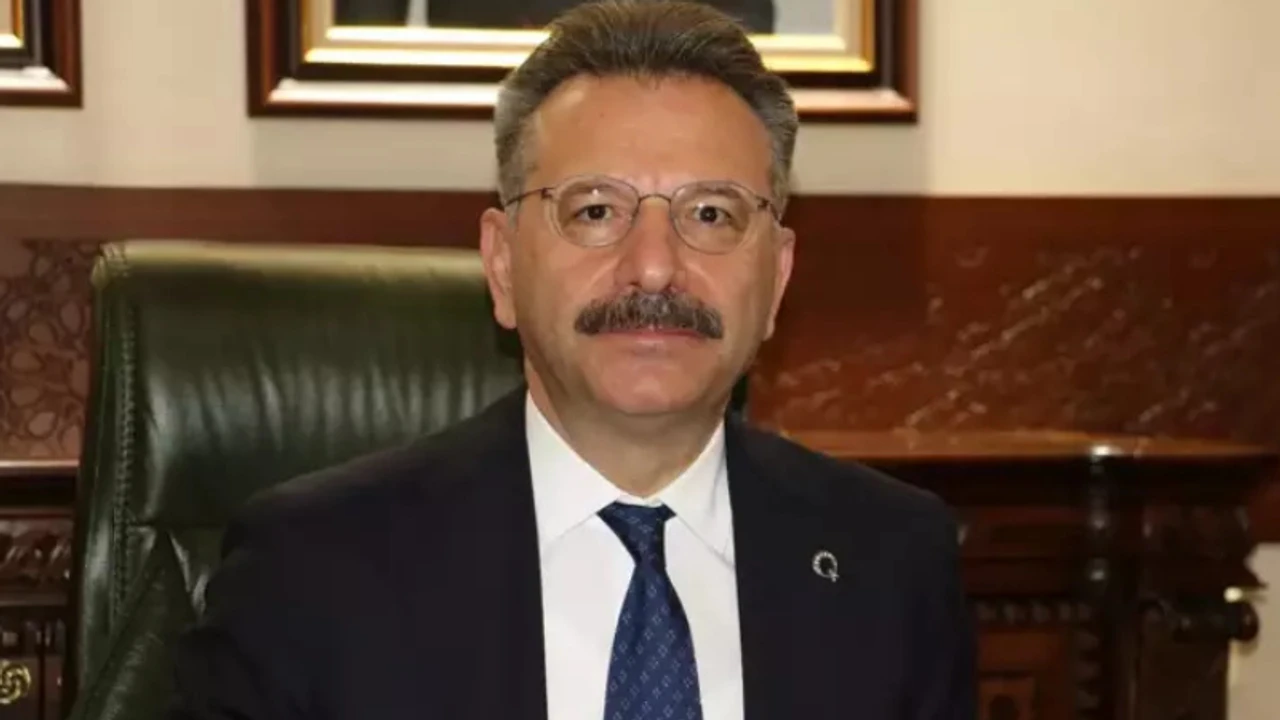 Vali Aksoy: “Türk dilimizi korumak en başta gelen vatan görevidir”