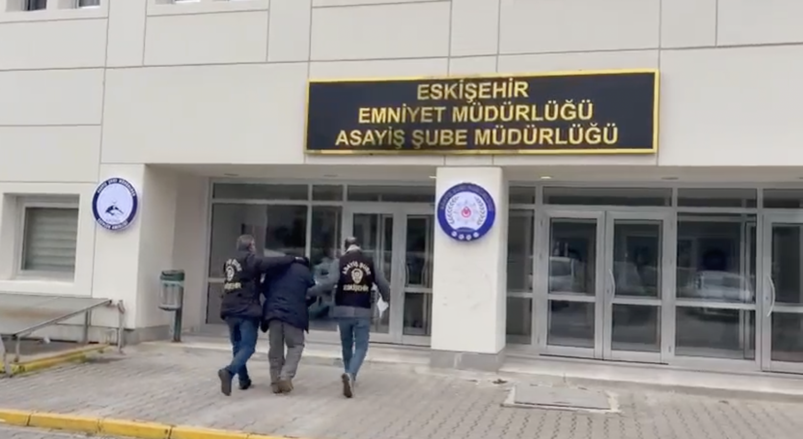Eskişehir’de oto teyp hırsızlığı şüphelisi yakalandı