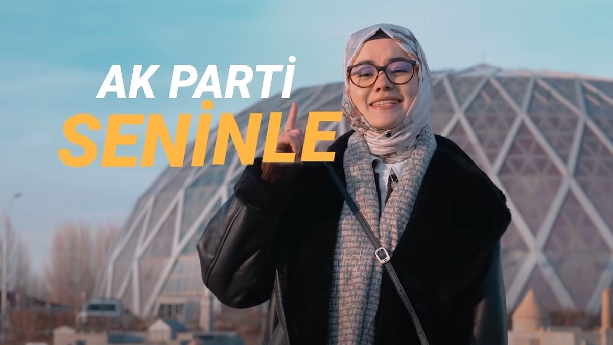 “AK Parti Seninle Eskişehir'de” şarkısını İl Başkanı Gürhan Albayrak paylaştı