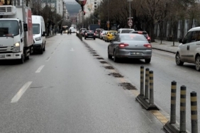 Atatürk Caddesi'nde dubalar azaltıldı ama şikayetler çözüm bulmadı