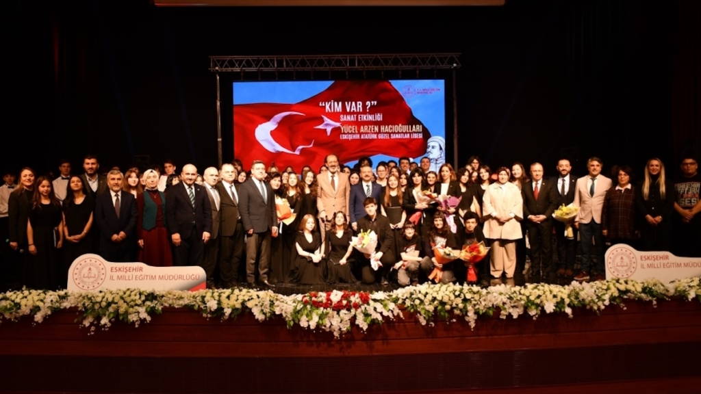 Türkiye Yüzyılı Maarif Modeli: Eskişehir’de Kim Var? sanat etkinliği yapıldı