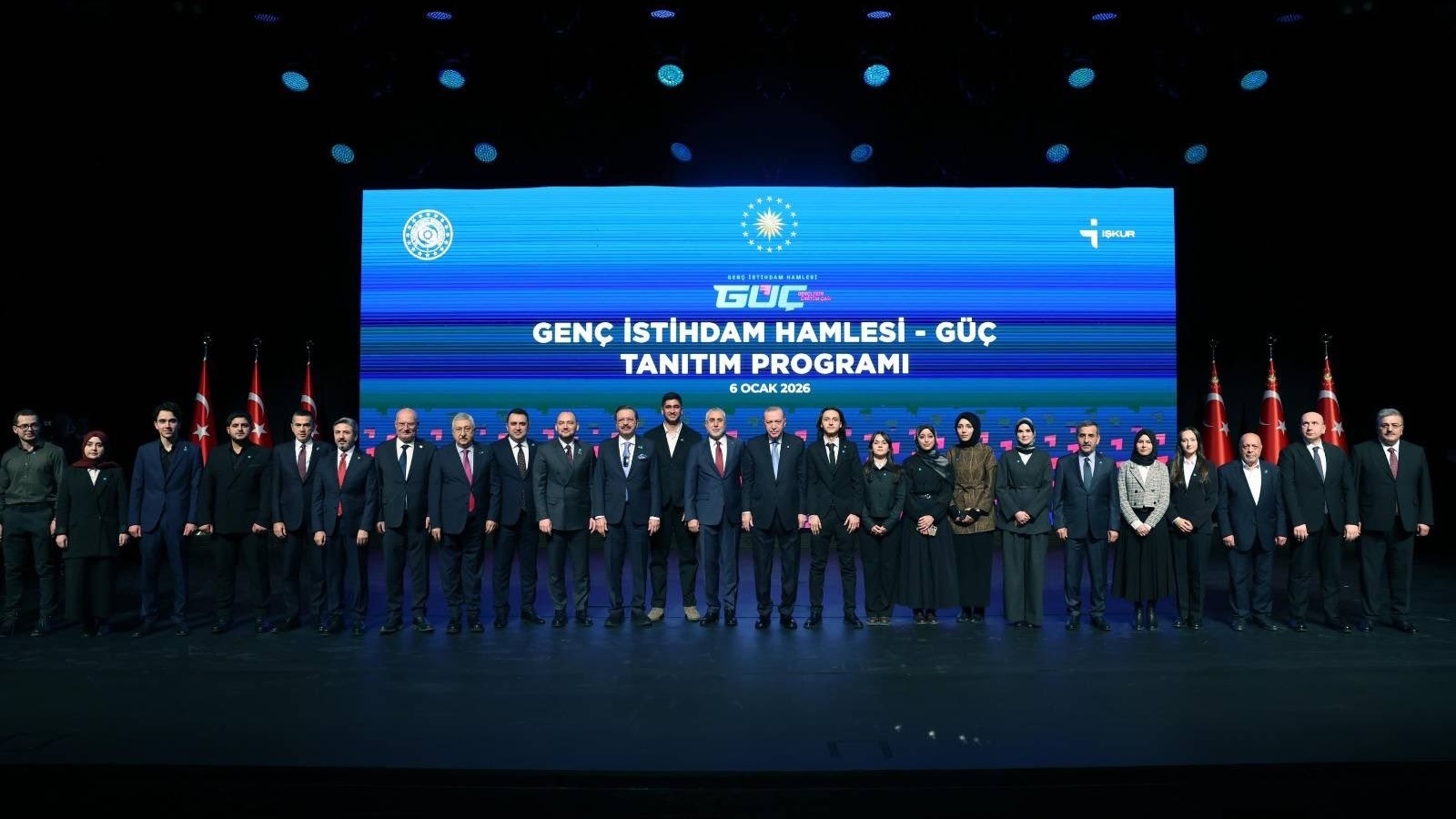 Cumhurbaşkanı Erdoğan: "3 yılda 3 milyondan fazla genç istihdama kazandırılacak”