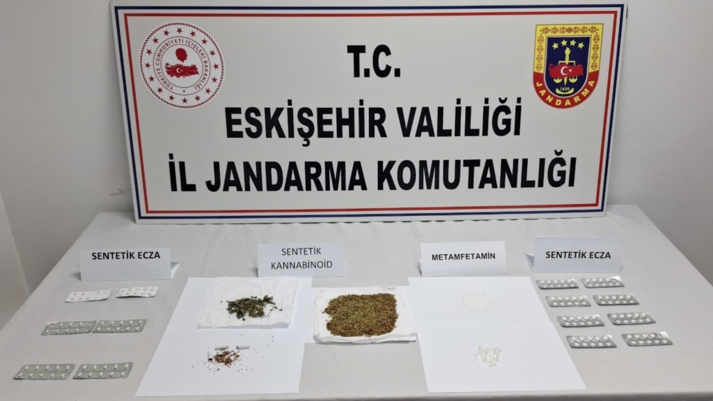 Alpu ve Beylikova’da uyuşturucu operasyonu