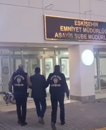 Eskişehir’de farklı suçlardan 52 yıl hapisle aranan 3 şahıs yakalandı
