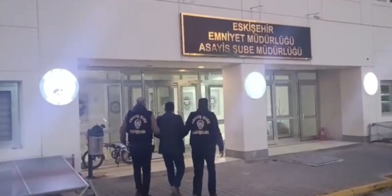 Eskişehir’de farklı suçlardan 52 yıl hapisle aranan 3 şahıs yakalandı