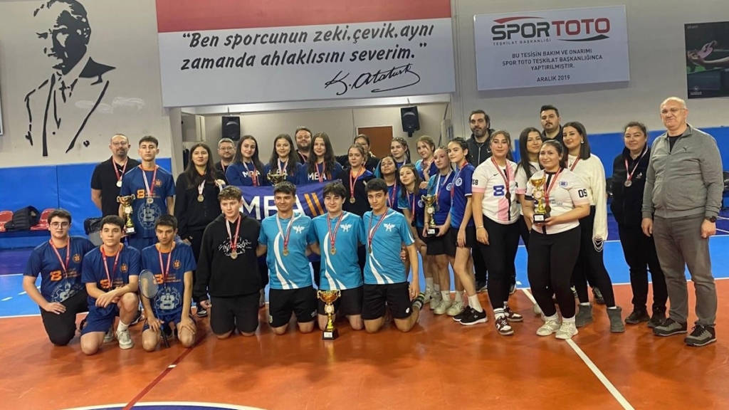 Eskişehir Okullar Arası Badminton Müsabakaları sona erdi