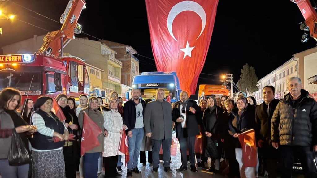 AK Parti ve MHP'den Türk bayrağına destek etkinliği