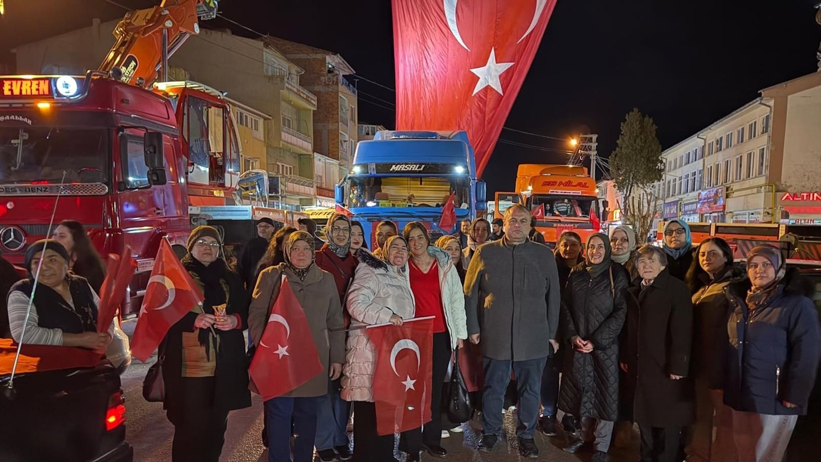 AK Parti ve MHP'den Türk bayrağına destek etkinliği