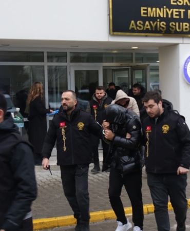 Eskişehir merkezli 6 ilde fuhuş operasyonu: 15 kadın kurtarıldı, 13 şüpheli yakalandı