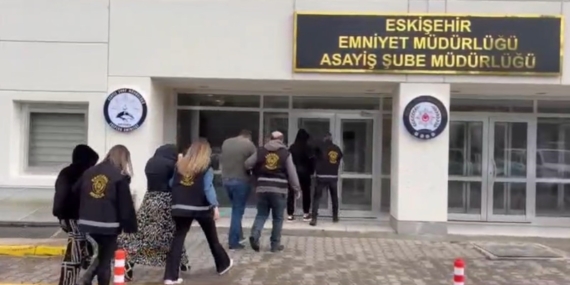 1,5 milyonluk hırsızlığın 4 şüphelisi Eskişehir’de yakalandı