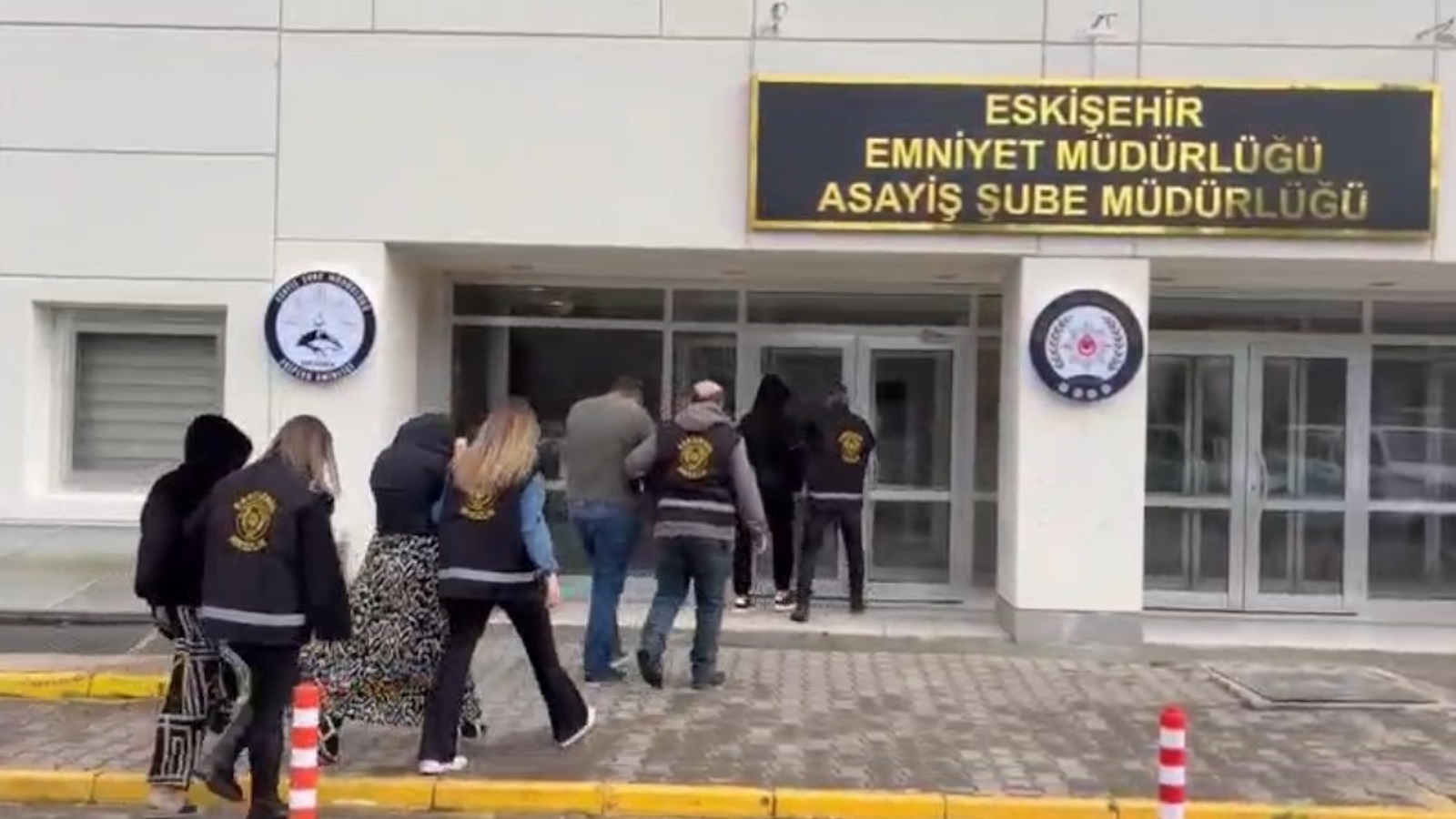 1,5 milyonluk hırsızlığın 4 şüphelisi Eskişehir’de yakalandı