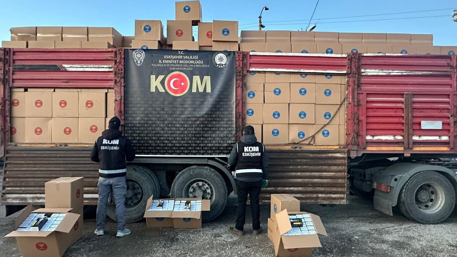 Eskişehir’de 7 milyon 300 bin makaron, 1 ton kaçak tütün ele geçirildi