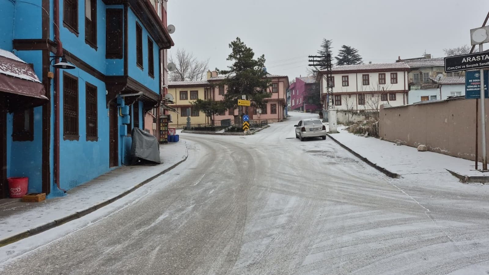 Eskişehir beyaza büründü: Belediyeler yine sınıfta kaldı