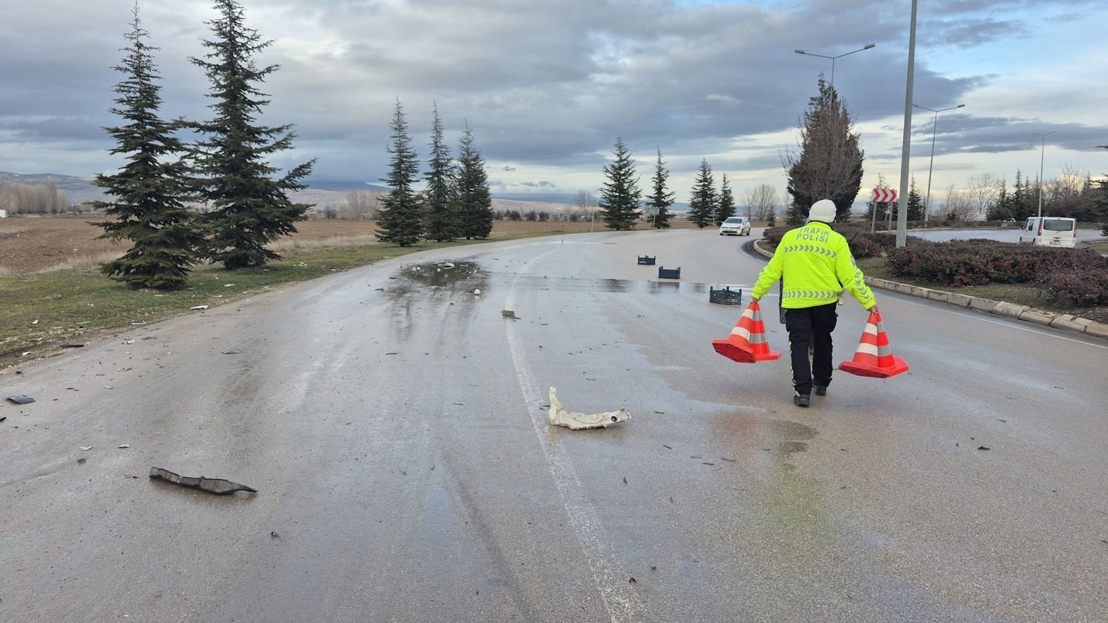 Eskişehir Organize Sanayi Bölgesi Teknoloji Caddesi’nde trafik kazası: Tırın deposu patladı