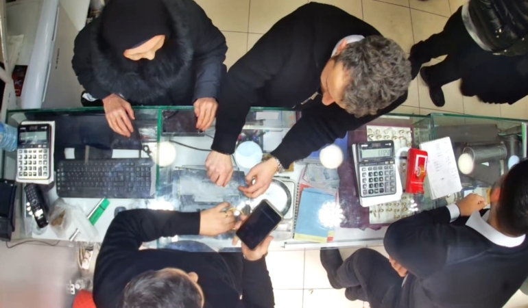 Sahte polislere gerçek polisler dur dedi!