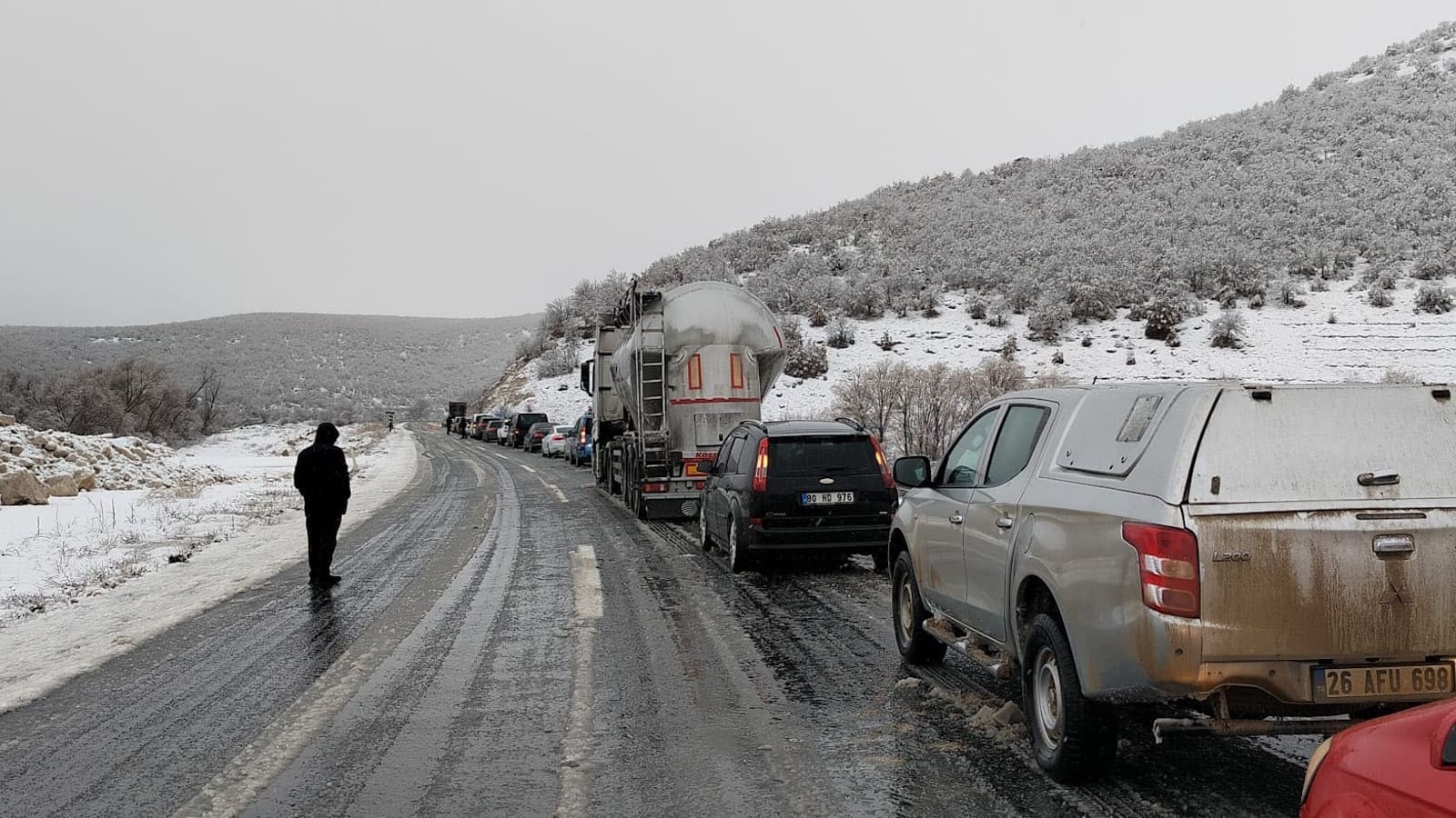 Eskişehir-Seyitgazi yolunda kuyruk oluştu