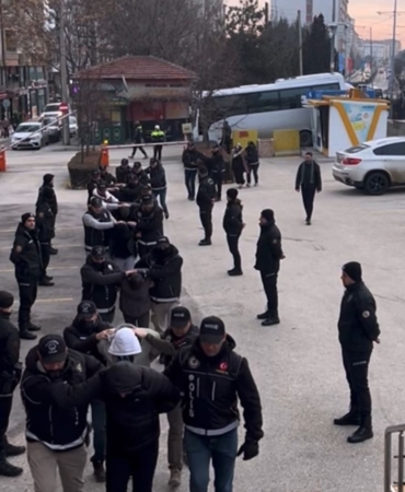 Eskişehir’de 16 adrese uyuşturucu operasyonu: 7 kişi tutuklandı