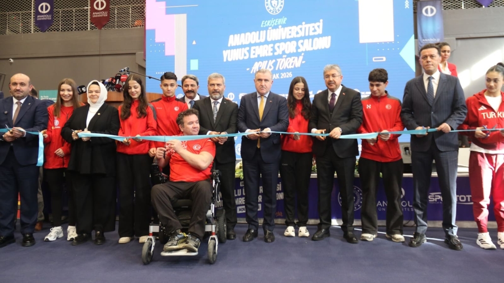 Eskişehir Yunus Emre Kapalı Spor Salonu açıldı