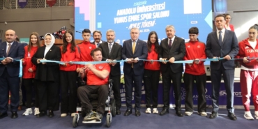 Eskişehir Yunus Emre Kapalı Spor Salonu açıldı