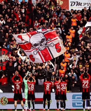 Eskişehirspor Teknik Direktörü Hakan Şapcı: "Şampiyonluk hedefinin peşinden sonuna kadar gideceğiz"