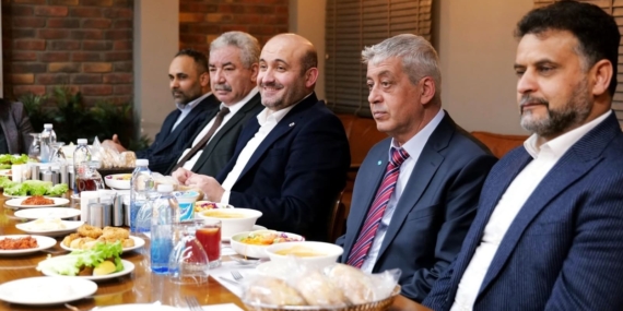 Başkan Albayrak, Eskişehir Demirspor ile moral yemeğinde buluştu