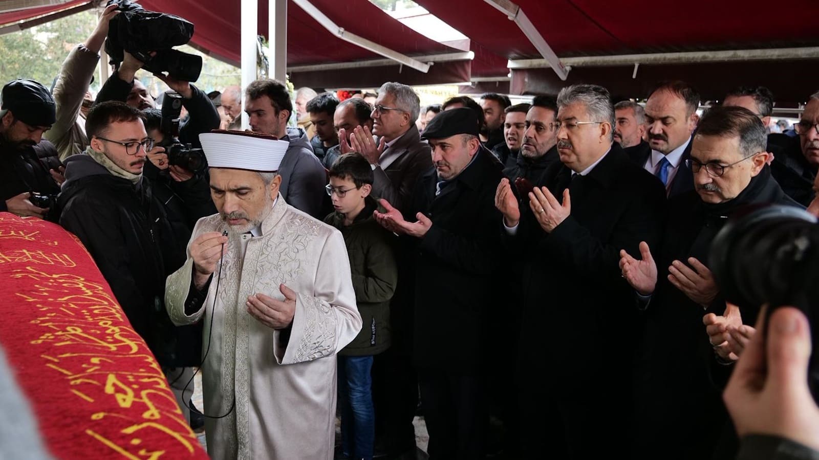 AK Parti Eskişehir İl Başkanı Albayrak'ın kayınpederi son yolculuğuna uğurlandı