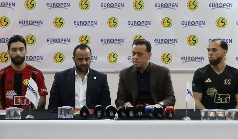 Nebi Hatipoğlu devreye girdi: Elias Durmaz ve Christopher Jakob Aydemir Eskişehirspor'a imza attı