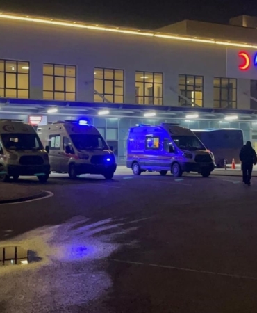 Odunpazarı’nda okul bahçesinde babası darbedilen, kendisi de bıçaklanan çocuk hastaneye kaldırıldı