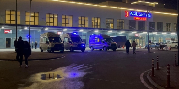 Odunpazarı’nda okul bahçesinde babası darbedilen, kendisi de bıçaklanan çocuk hastaneye kaldırıldı