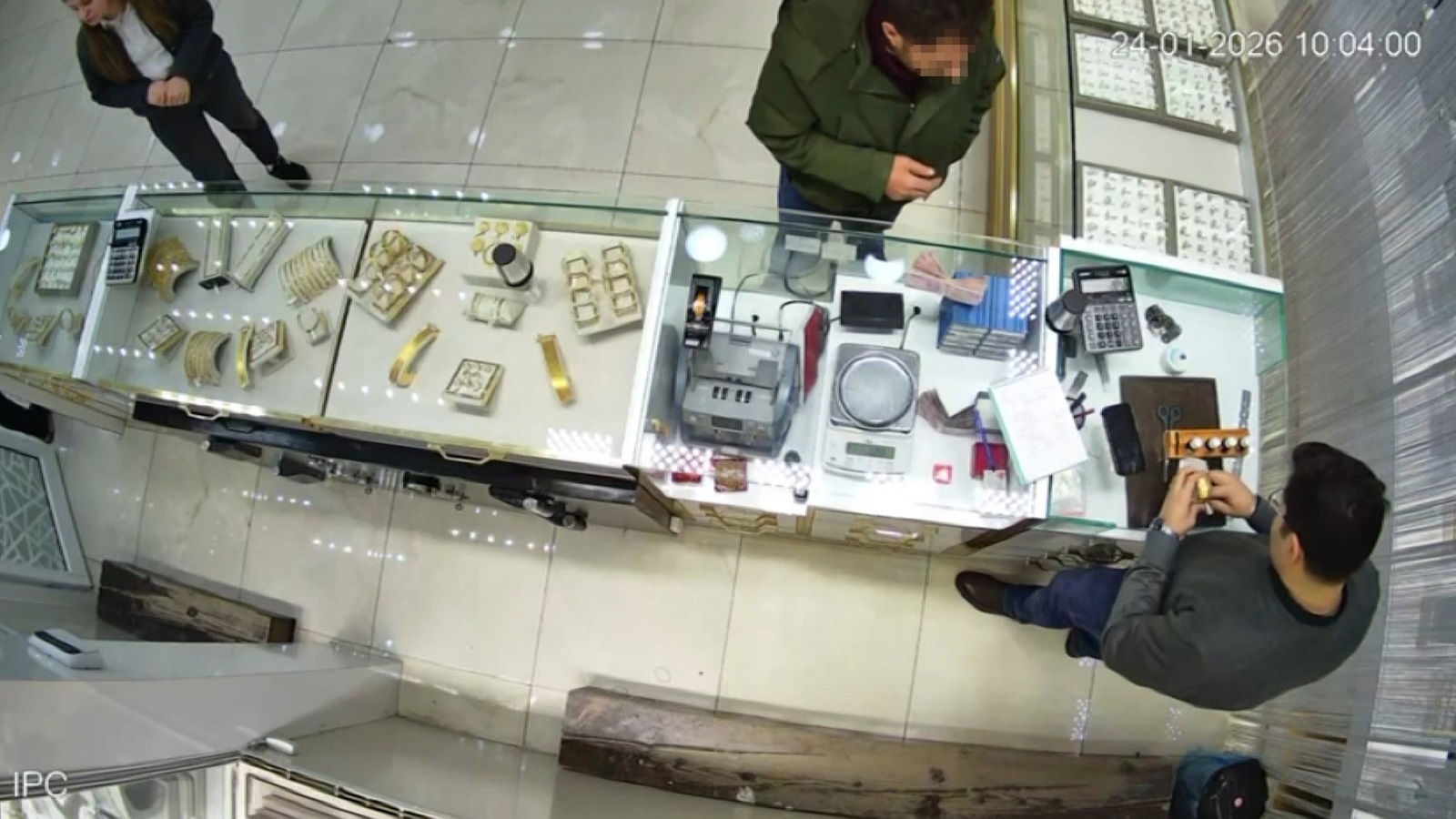 Odunpazarı’nda sahte bilezikleri satmaya çalışan şahıs yakalandı