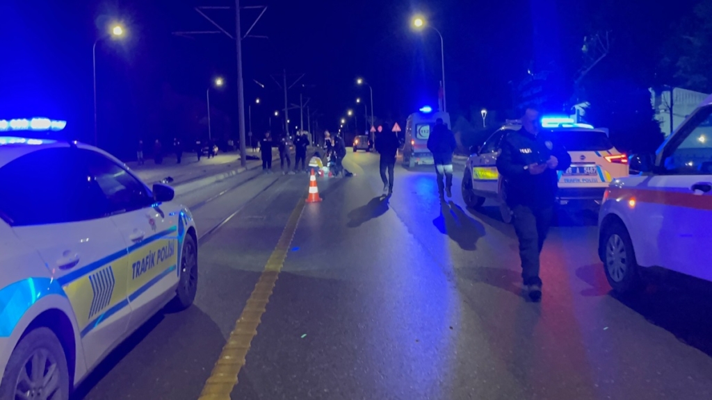 Odunpazarı Sultandere Mahallesi Selami Vardar Bulvarı'nda katliam gibi kaza: 3 ölü