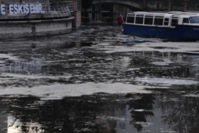 Porsuk Çayı’nın buzu erimeye başladı