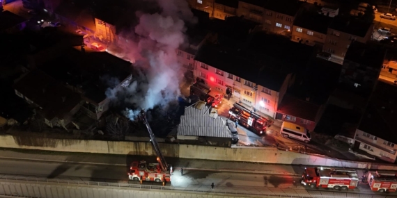 Tepebaşı Kumlubel’de ahşap dolu depoda yangın