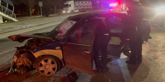 Tepebaşı Şarhöyük’te trafik kazası: 1’i ağır 2 yaralı