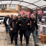 ESKİŞEHİR'DE GAZETECİYE SALDIRI OLAYIYLA ALAKALI YAKALANAN 7 ŞÜPHELİ ADLİYEYE SEVK EDİLDİ