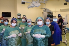 ESOGÜ HASTANESİ, KEMİK İLİĞİ NAKLİ İLE HASTALARA UMUT OLMAYI SÜRDÜRÜYOR İLK KEMİK İLİĞİ NAKLİ 2021 YILINDA BAŞLADI, ŞİMDİYE KADAR 37 BAŞARILI KEMİK İLİĞİ NAKLİ GERÇEKLEŞTİRİLDİ