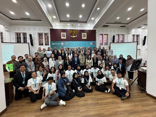 ANADOLU ÜNİVERSİTESİ, ENDONEZYA'DA TÜRK ÜNİVERSİTELERİ EĞİTİM FUARI'NDA TEMSİL EDİLDİ