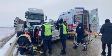 DENİZBANK'TA ÇALIŞIRKEN GEÇİRDİĞİ KAZA HAYATINI KARARTTI BİR HAFTA YOĞUN BAKIMDA KALAN GENÇ KADIN KOLOSTOMİ TORBASI İLE HAYATINI SÜRDÜRÜYOR, KAZA SONRASI KENDİSİNE EPİLEPSİ VE VERTİGO TANISI KONULDU HASTANELERDEN UMDUĞU ORANDA ENGELLİ RAPORU ALAMAYAN ÖZGE TAŞLAK: "ADLİ TIP KURUMU 'SENİN HİÇBİR ŞEYİN YOK, ORANIN SIFIR, İYİLEŞMİŞSİN' RAPORU VERDİ" "MAHKEME, DOSYAYI ADLİ TIP ÜST KURUMU'NA GÖNDERME KARARI ALDI, GELECEK RAPORDAN UMUTLUYUM" "DENİZBANK YETKİLİLERİ İLGİLENMEDİ, KAZA SONRASI YARDIMCI OLMAMALARINA ÇOK ÜZÜLDÜM"