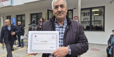 AZMETTİ, 40 YIL İÇTİĞİ SİGARAYI 1 HAFTADA BIRAKTI HER GÜN 3 PAKET BİTİRDİĞİ SİGARAYI HAYATINDAN ÇIKARDI "HANIMI BIRAKIRIM SİGARAYI BIRAKMAM DİYORDUM" "SİGARA SAĞLIĞA ZARARLI, HERKESİN BIRAKMASINI İSTERİM"