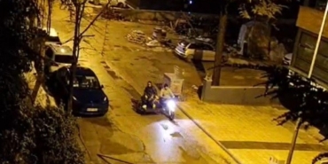 BU DA 'MOBİL' DAVULCU SOKAKLARI MOTOSİKLETİYLE TURLAYAN DAVULCU DİKKAT ÇEKTİ