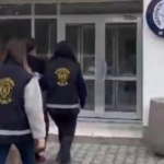 ESKİŞEHİR POLİSİ HIRSIZLARA GÖZ AÇTIRMIYOR BİR EVDEN 35 BİN TL ÇALAN KADIN ŞÜPHELİLER YAKALANDI