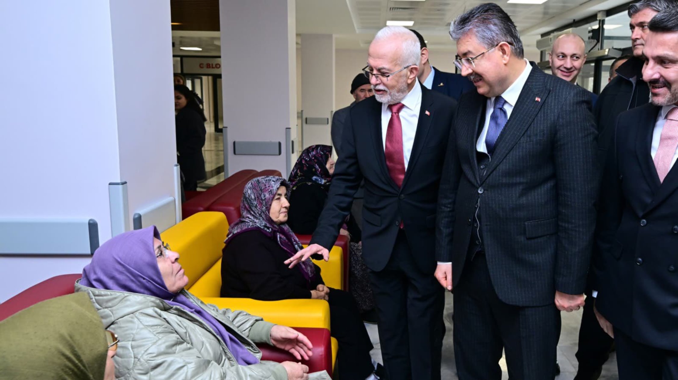 Sivrihisar-Devlet-Hastanesini-ziyaret-ederek-Il-Saglik-Muduru-Doc-Dr-Yasar-Bildirici-ve-hastane-yonetiminden-yurutulen-saglik-hizmetleri-hakkinda-bilgi-aldi12