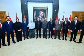 AK Parti Eskişehir Teşkilatı yöneticileri Vali Yılmaz'ı ziyaret etti