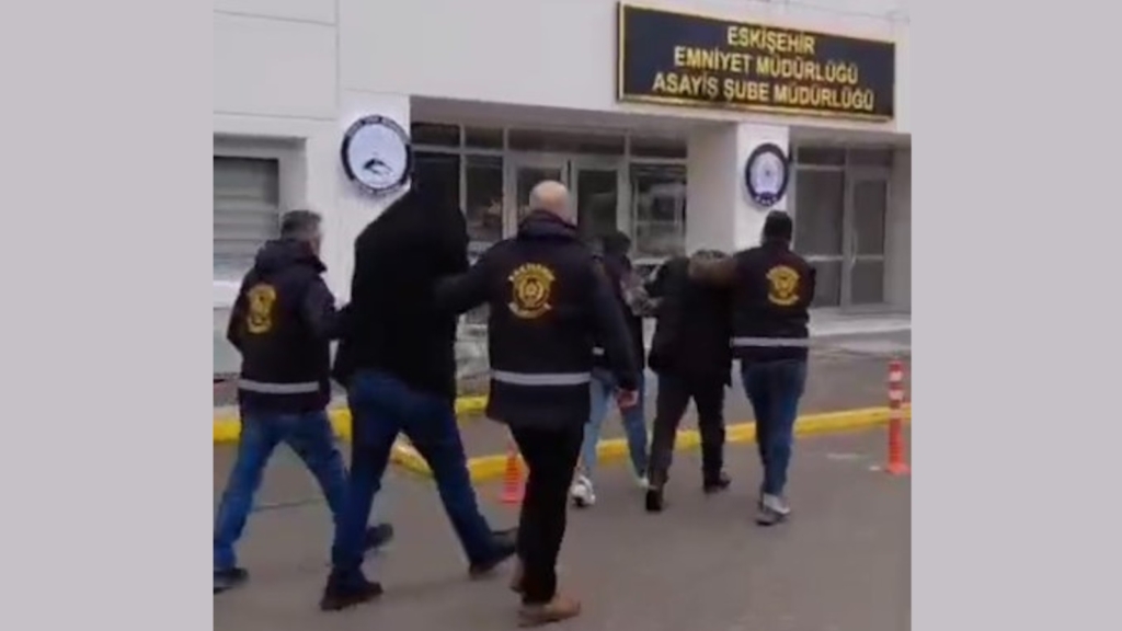 Akü firmasını 6 milyon TL zarara uğratan dolandırıcılar yakalandı