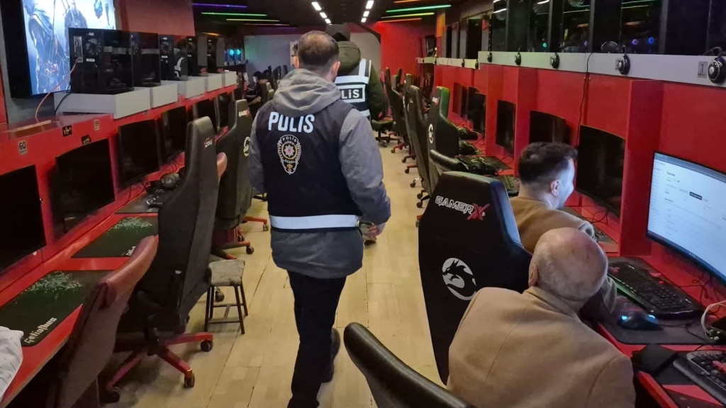 Eskişehir’de internet kafeler ve oyun salonları denetlendi