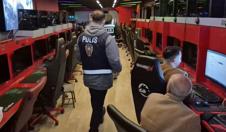 Eskişehir’de internet kafeler ve oyun salonları denetlendi