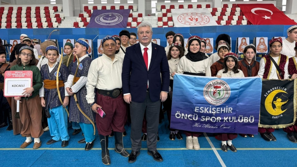 Eskişehirli okçular Türkiye Şampiyonası'ndan dereceyle döndü