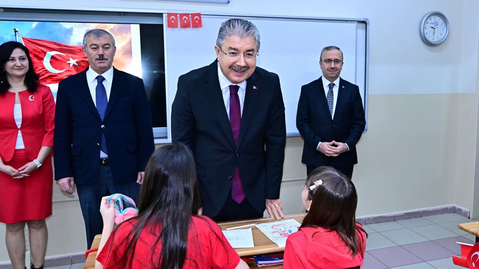 "Halkın Valisi" Dr. Erdinç Yılmaz öğrenciler ve öğretmenlerle bir araya geldi