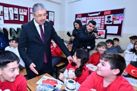 "Halkın Valisi" Dr. Erdinç Yılmaz öğrenciler ve öğretmenlerle bir araya geldi